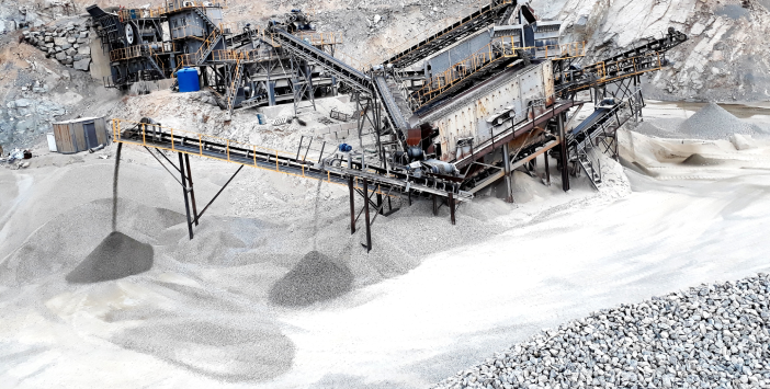 Raw Silica Mining